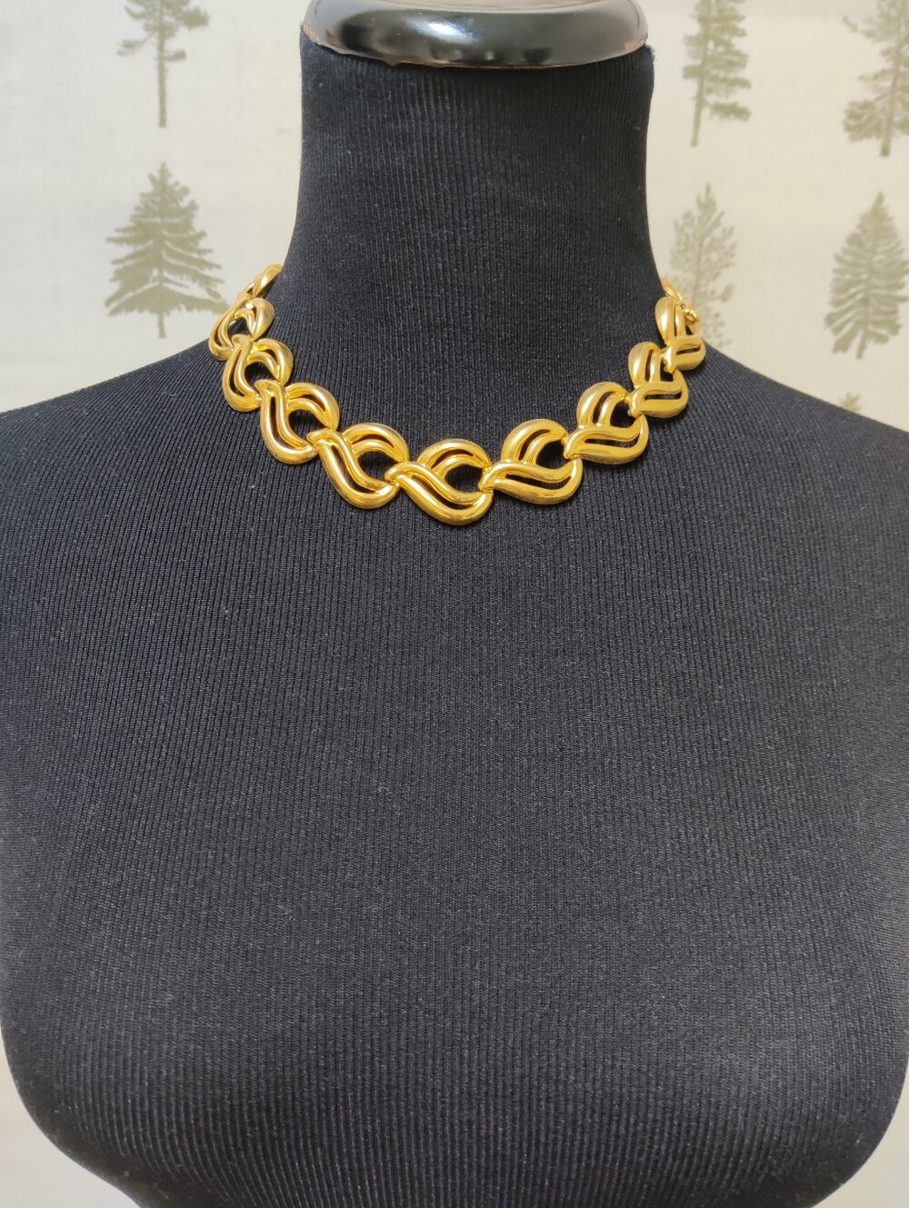 Vintage Gold Tone Teardrop Link Necklace and Matching Earring Set